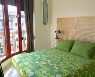 Bedroom of Study to share in  Madrid Capital  with Air Conditioner and Terrace