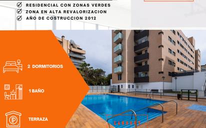 Piscina de Pis en venda en  Almería Capital amb Aire condicionat, Moblat i Balcó