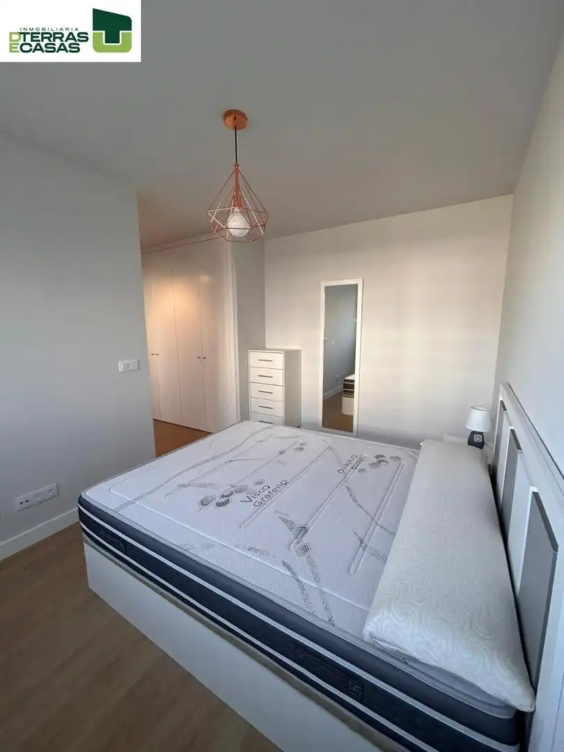 Habitación de Piso de alquiler en Pontevedra Capital  con Calefacción, Terraza y Trastero