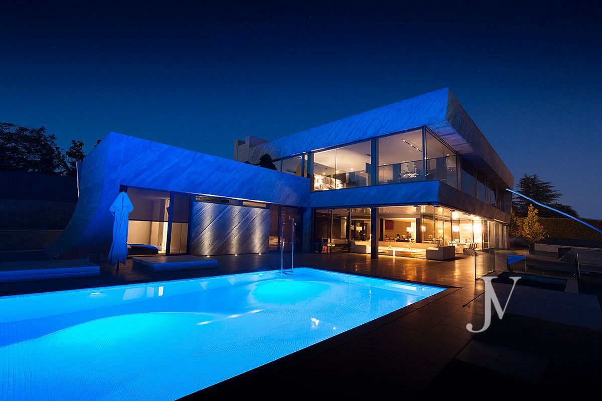 Piscina de Casa o xalet en venda en  Madrid Capital amb Aire condicionat, Jardí privat i Terrassa