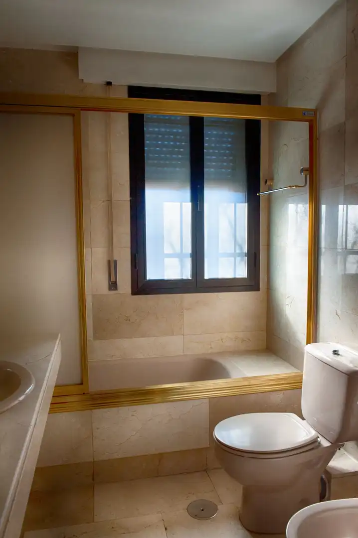 Baño de Casa o chalet en venta en Aranjuez con Aire acondicionado, Calefacción y Jardín privado