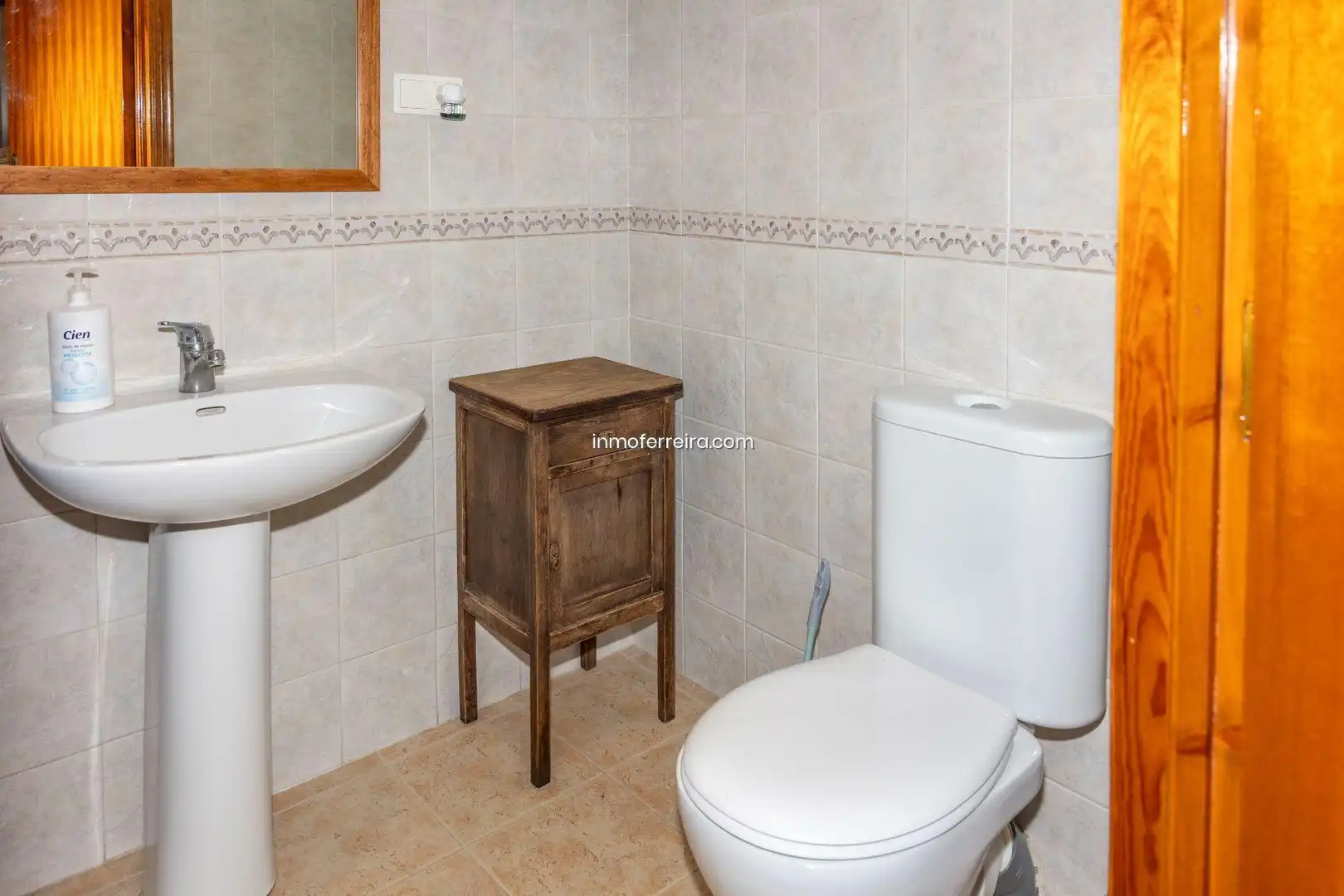Bany de Casa adosada en venda en Guadix amb Aire condicionat, Calefacció i Jardí privat