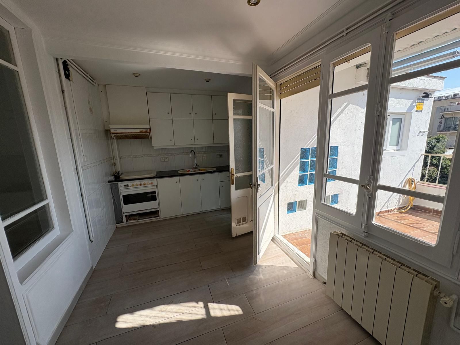 Kitchen of Flat for sale in Sabadell  with Air Conditioner, Heating and Terrace