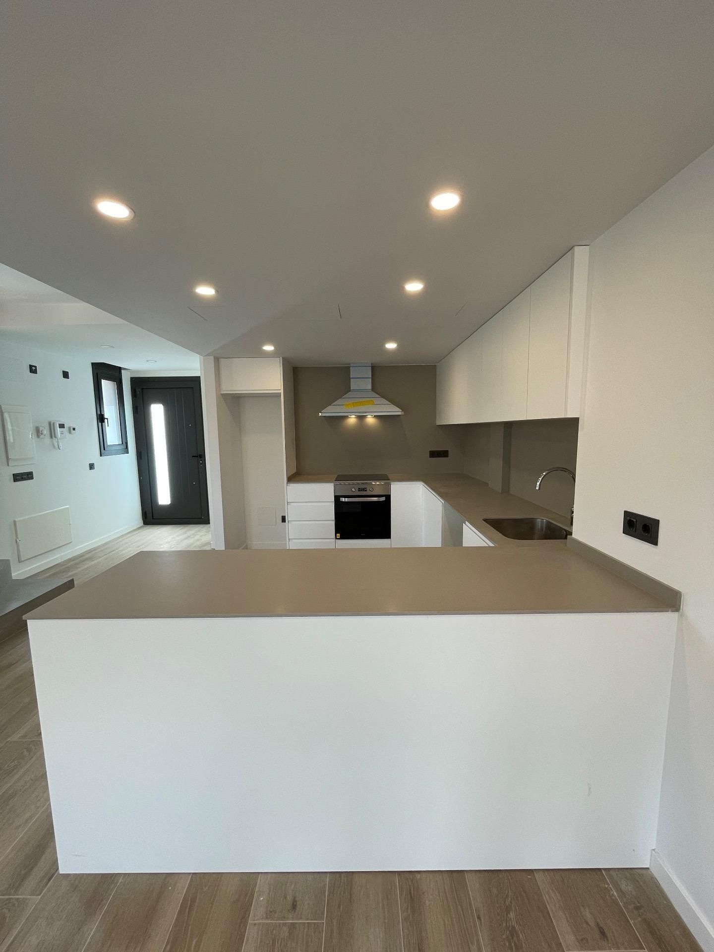 Küche von Einfamilien-Reihenhaus zum Verkauf in Sant Salvador de Guardiola mit Klimaanlage, Privatgarten und Terrasse