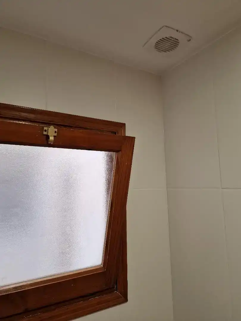 Bathroom of Flat for rent in Elche / Elx  with Air Conditioner, Parquet flooring and Furnished