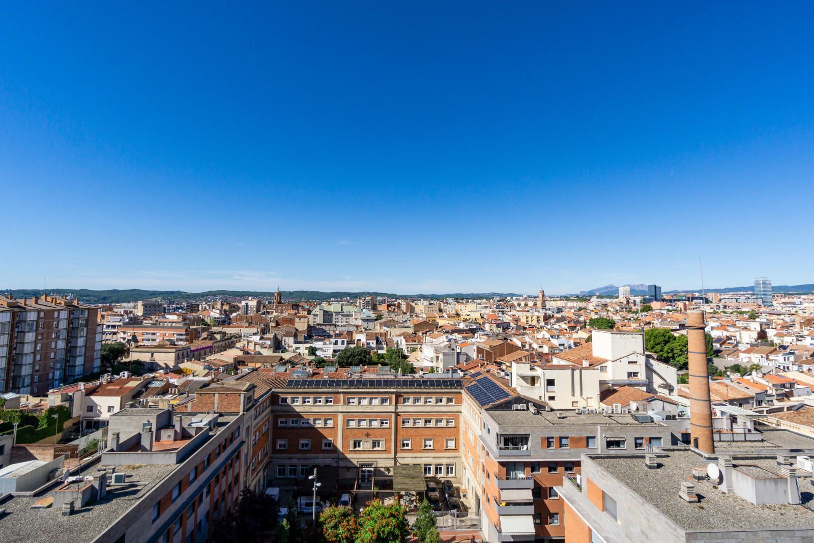 Vista exterior de Àtic en venda en Sabadell amb Aire condicionat, Calefacció i Terrassa