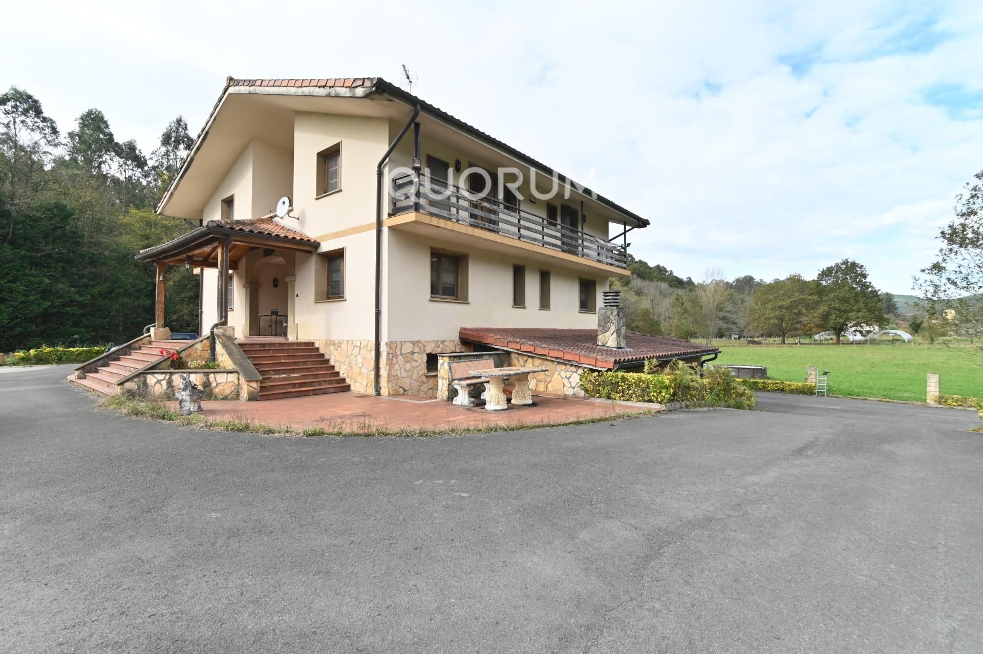 Vista exterior de Casa o xalet en venda en Meñaka amb Calefacció, Jardí privat i Terrassa