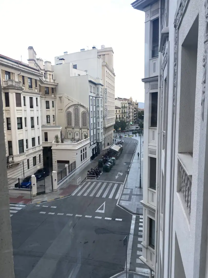 Vista exterior de Piso en venta en  Pamplona / Iruña con Parquet, Amueblado y Balcón