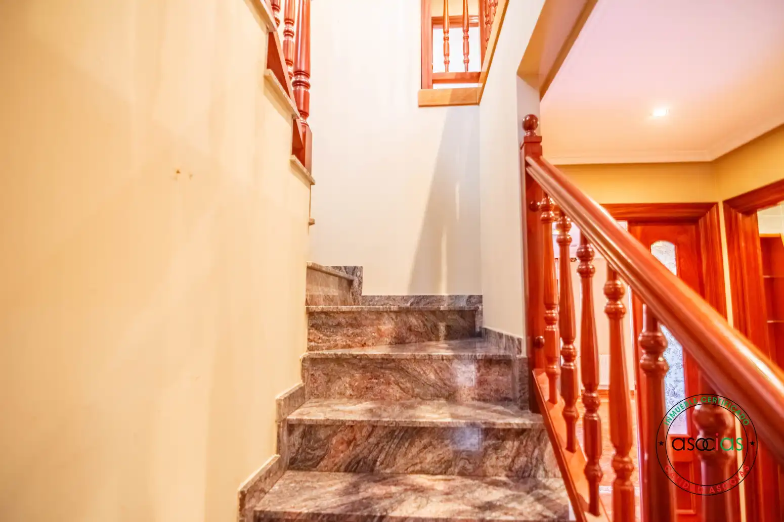Casa adosada en venta en Grado con Calefacción, Jardín privado y Parquet
