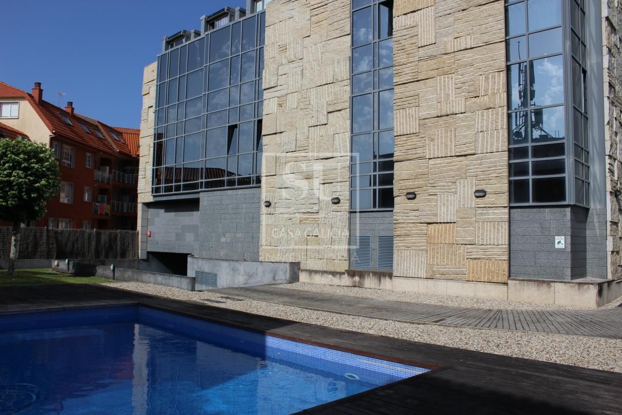 Piscina de Apartament en venda en Nigrán amb Calefacció, Parquet i Traster