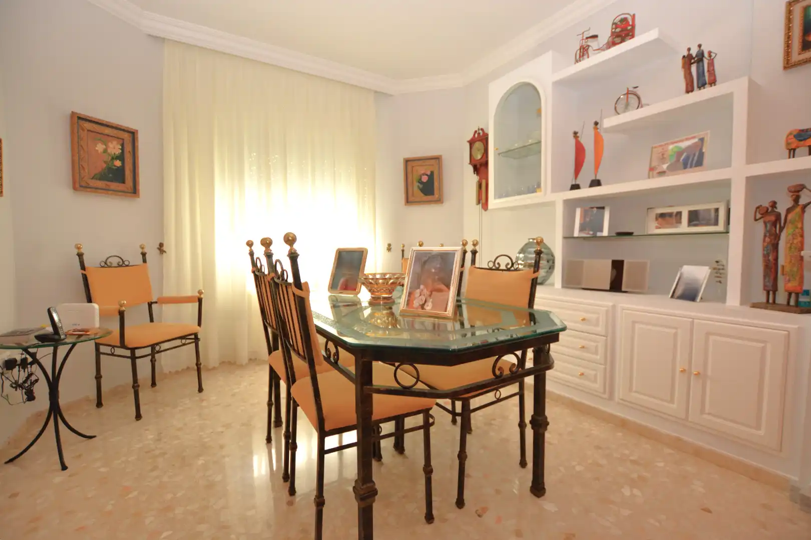 Comedor de Casa o chalet en venta en Valencina de la Concepción con Calefacción, Jardín privado y Trastero