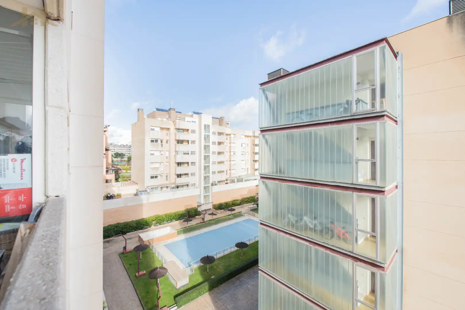 Swimming pool of Flat for sale in Madrid  with Air Conditioner, Heating and Terrace