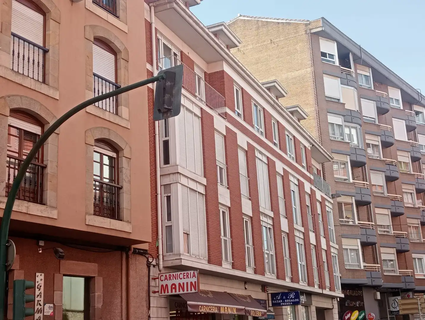 Vista exterior de Dúplex en venta en Torrelavega  con Aire acondicionado, Calefacción y Trastero