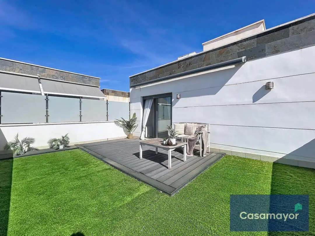 Terrassa de Casa o xalet en venda en Alicante / Alacant amb Aire condicionat, Calefacció i Jardí privat