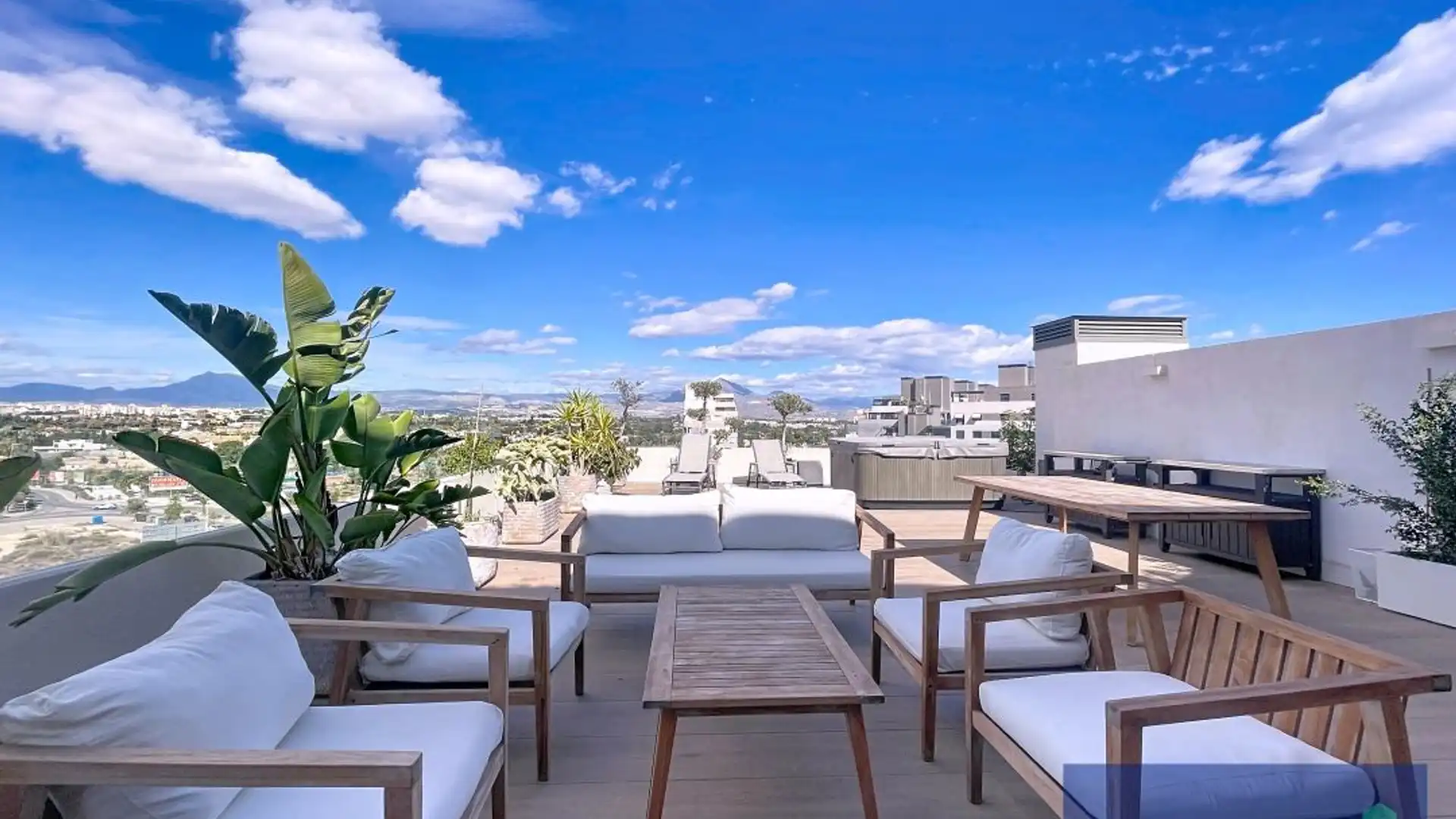 Terrassa de Àtic en venda en Alicante / Alacant amb Aire condicionat, Calefacció i Jardí privat