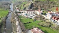 Vista exterior de Pis en venda en Aller amb Terrassa i Traster