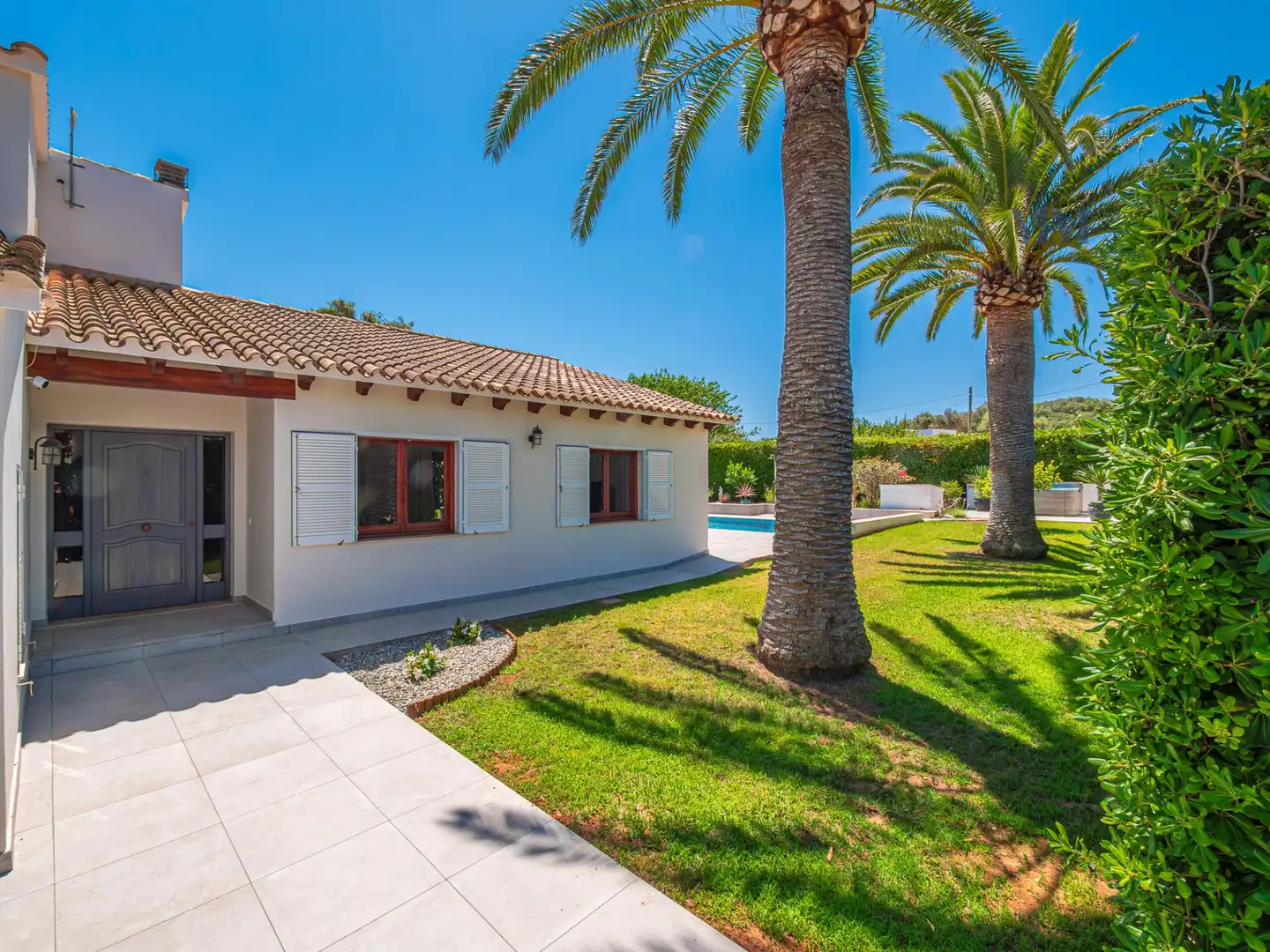 Exterior view of Houses for sale in Es Castell  with Air Conditioner, Private garden and Terrace