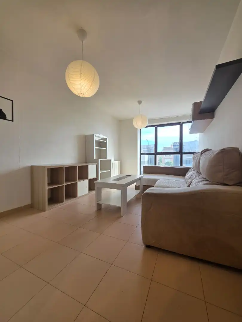 Sala de estar de Piso de alquiler en Madrid con Aire acondicionado, Calefacción y Trastero
