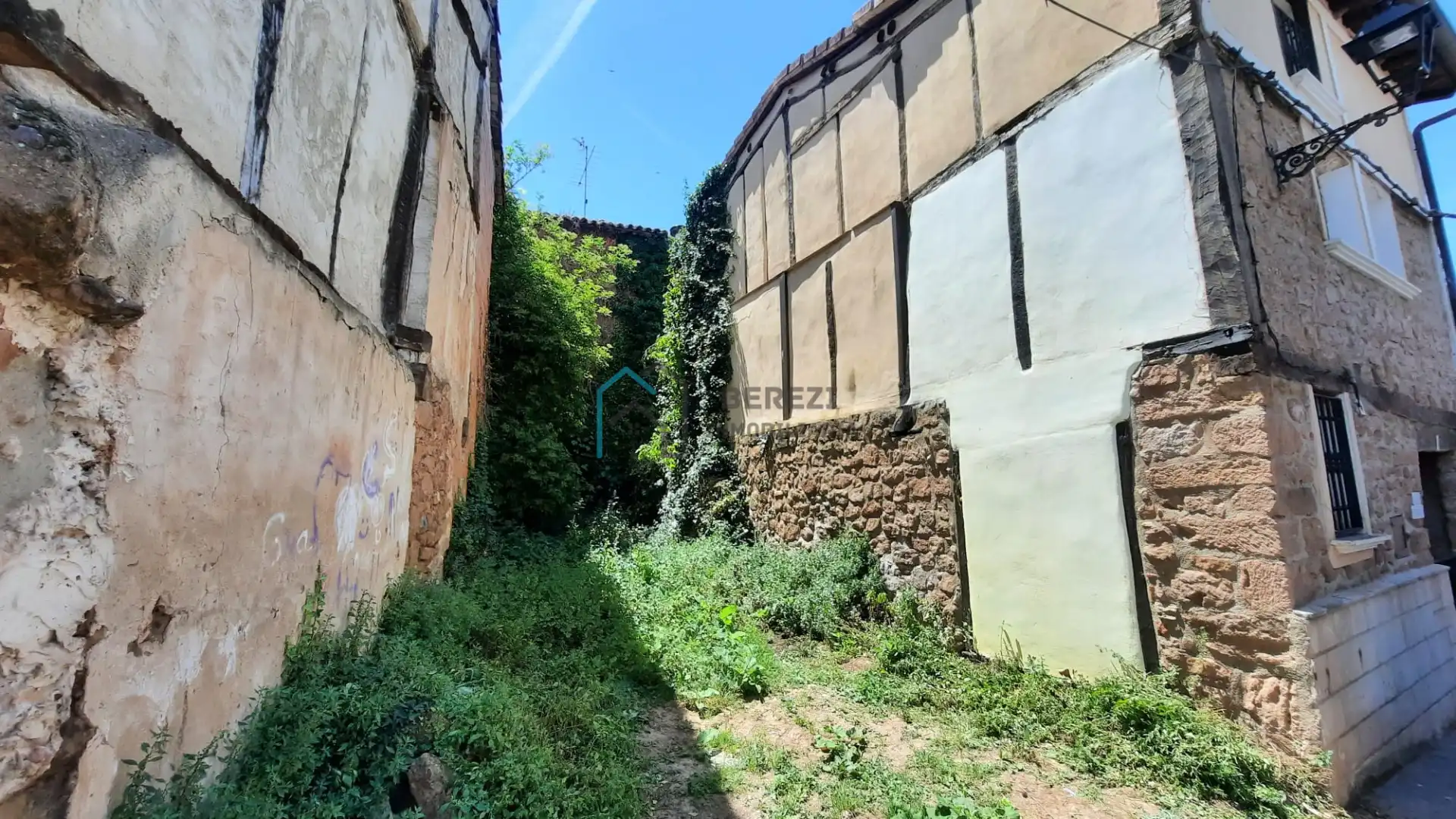 Houses for sale in Camprovín  with Terrace, Storage room and Furnished