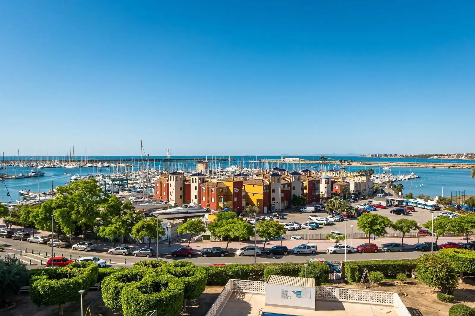 Vista exterior de Apartamento de alquiler en Torrevieja con Aire acondicionado, Calefacción y Terraza