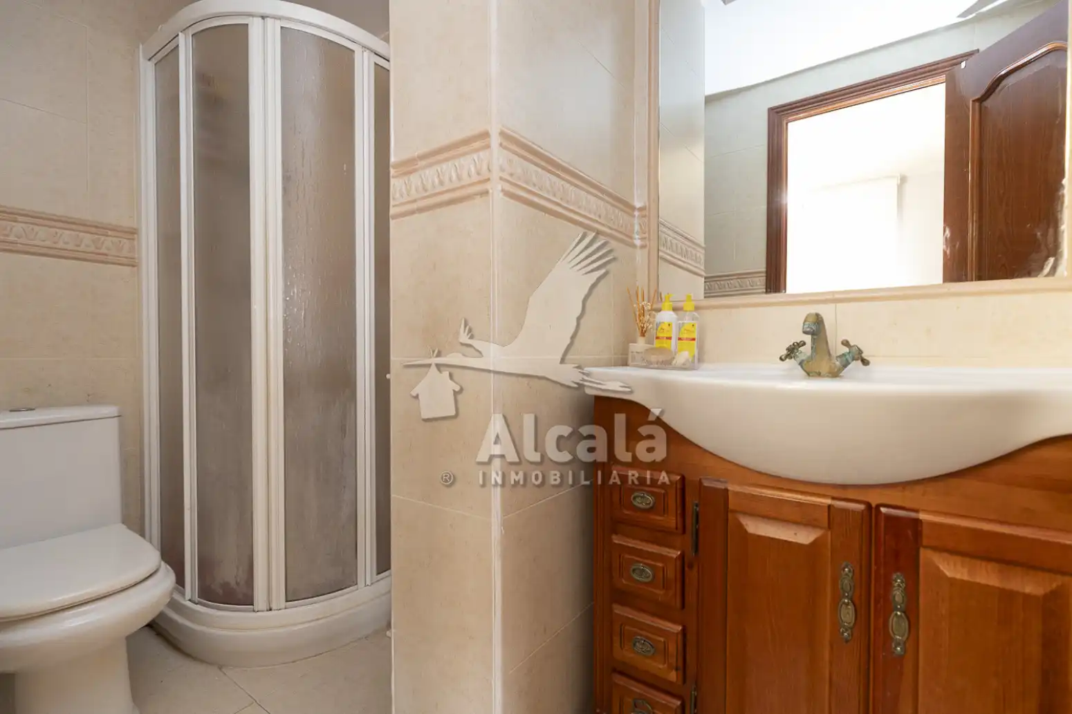 Bathroom of Flat for sale in Alcalá de Henares  with Air Conditioner, Heating and Parquet flooring