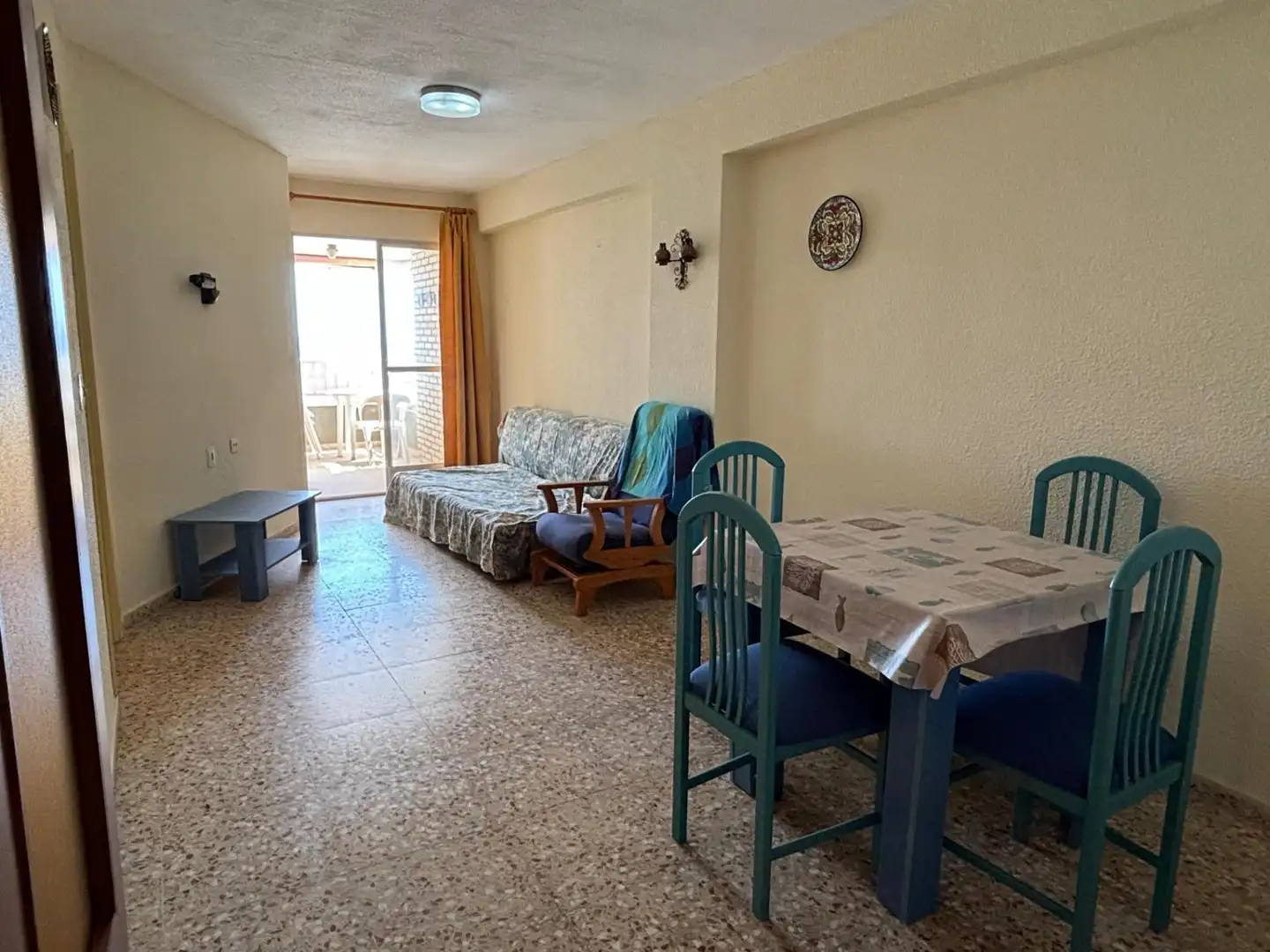 Sala d'estar de Apartament en venda en Torrevieja amb Terrassa i Moblat