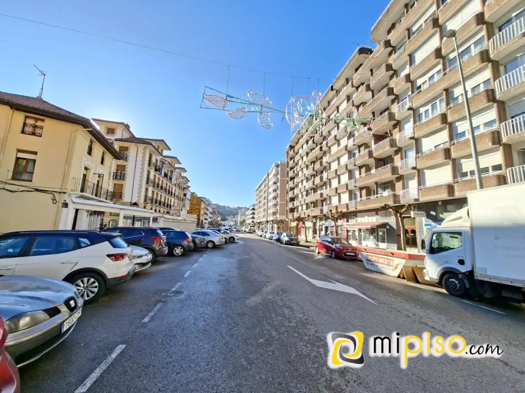Flat for rent in MENENDEZ PELAYO, 29, Zona Playa