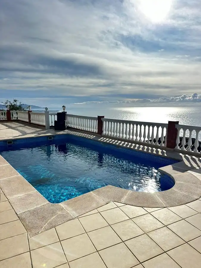 Schwimmbecken von Haus oder Chalet zum Verkauf in Salobreña mit Klimaanlage, Terrasse und Schwimmbad