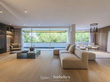 Apartament amb piscina en venda a Les Corts