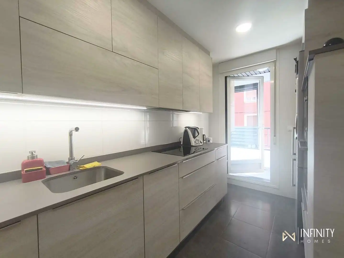 Küche von Wohnung zur Miete in Bilbao  mit Heizung, Terrasse und Balkon