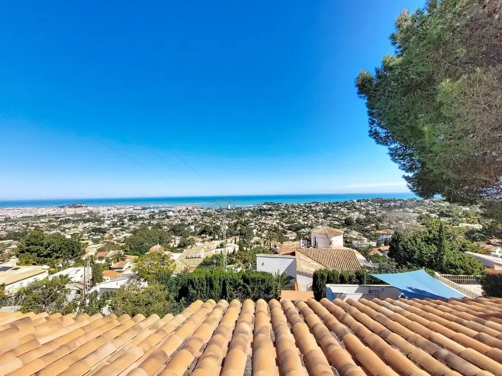 Vista exterior de Casa o chalet en venta en Dénia con Terraza y Piscina