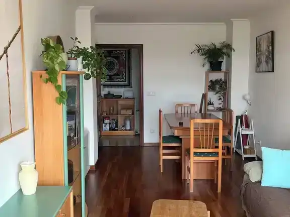 Comedor de Piso de alquiler en Cangas  con Parquet, Trastero y Amueblado