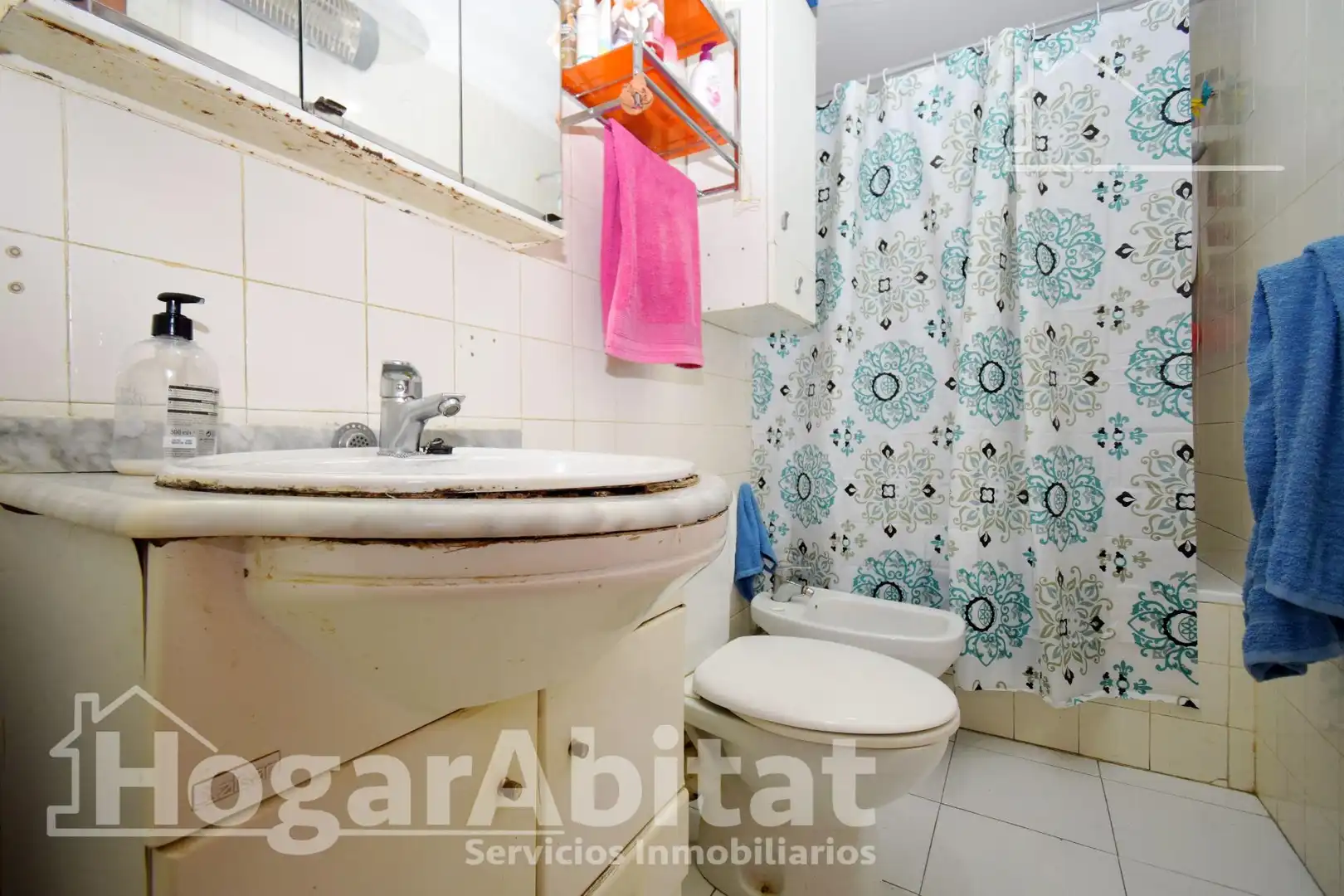Baño de Piso en venta en Paterna con Aire acondicionado y Amueblado