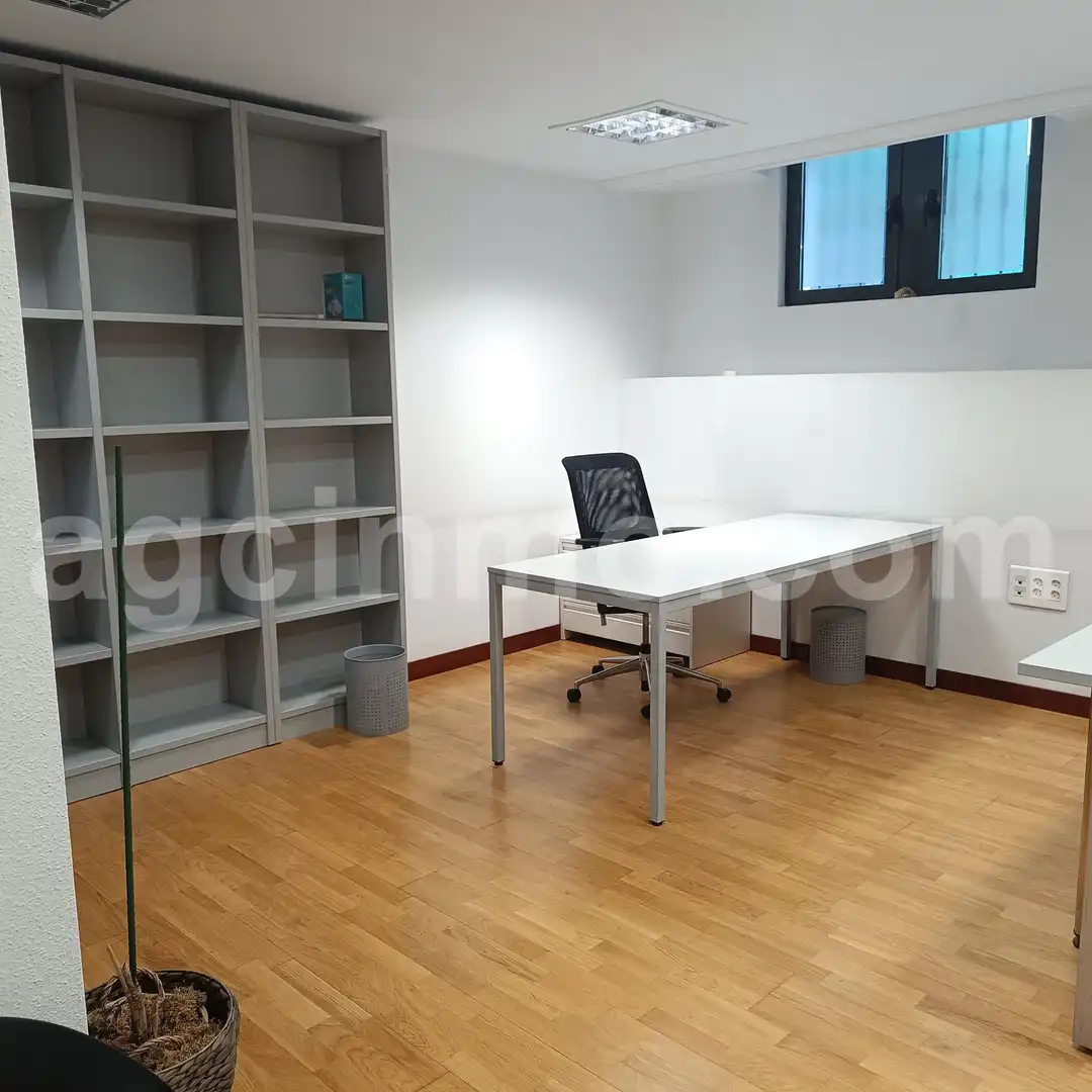 Büro zur Miete in Valladolid mit Klimaanlage, Heizung und Möbliert