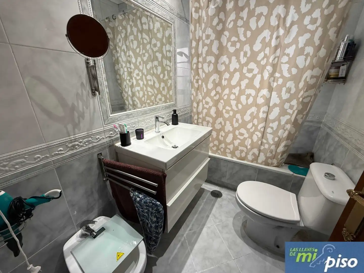 Bathroom of Flat for sale in Valladolid  with Heating, Parquet flooring and Furnished