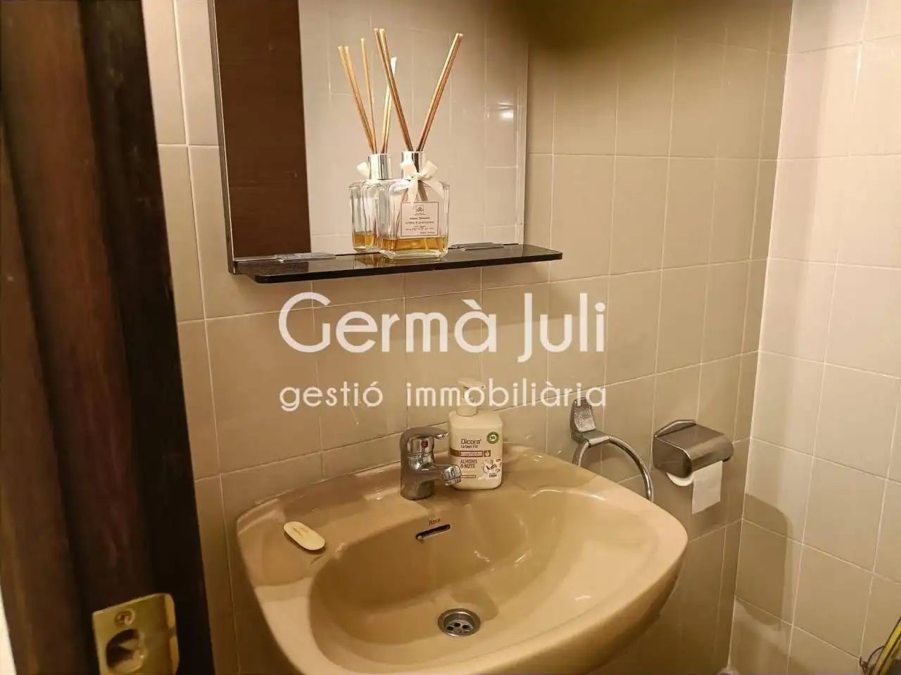 Baño de Local de alquiler en Badalona con Aire acondicionado