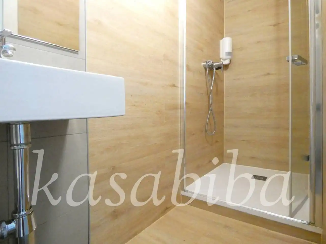 Badezimmer von Loft zur Miete in Valencia mit Klimaanlage, Heizung und Parkett