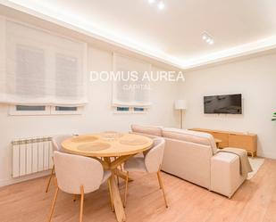 Living room of Flat to rent in  Madrid Capital  with Air Conditioner, Heating and Parquet flooring