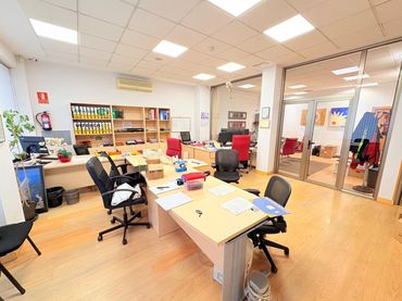 Local comercial en venda a Avenida de Los Andes