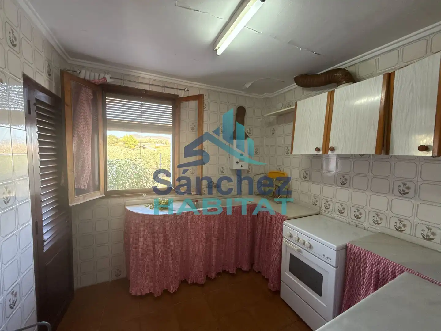 Kitchen of Houses for sale in Chelva  with Private garden, Terrace and Storage room
