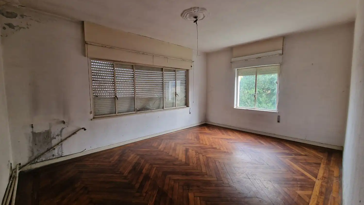 Dormitori de Casa o xalet en venda en Torrelavega  amb Terrassa, Traster i Balcó