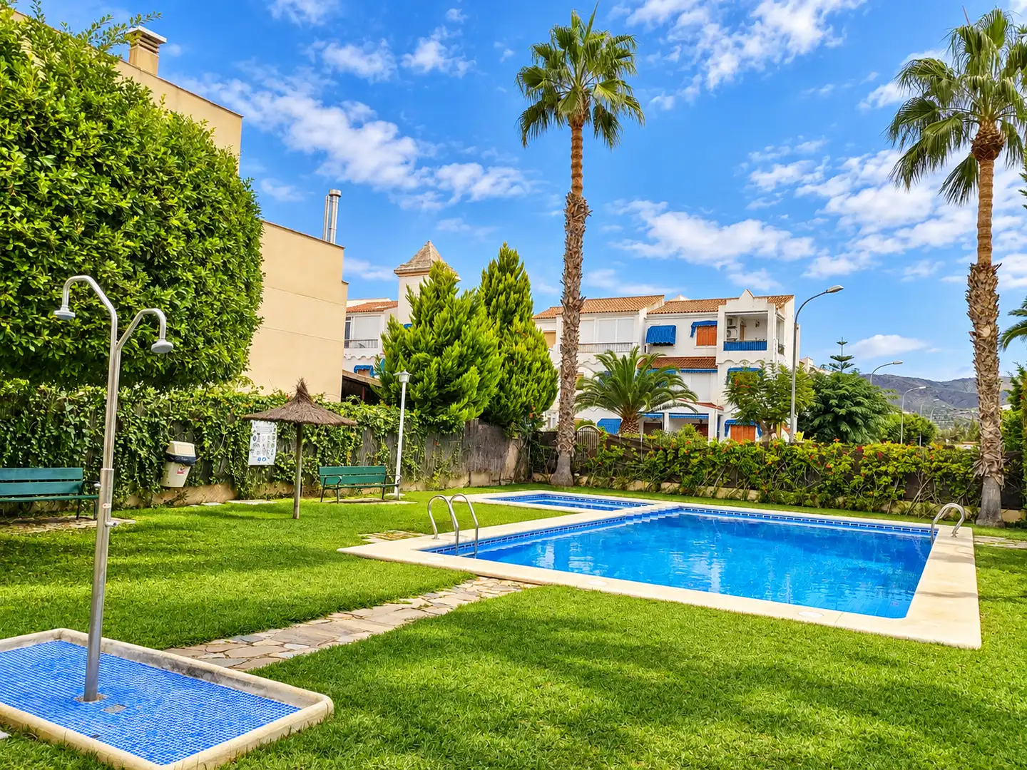 Swimming pool of Detached homes for sale in Pueblo Español - Coveta Fumá