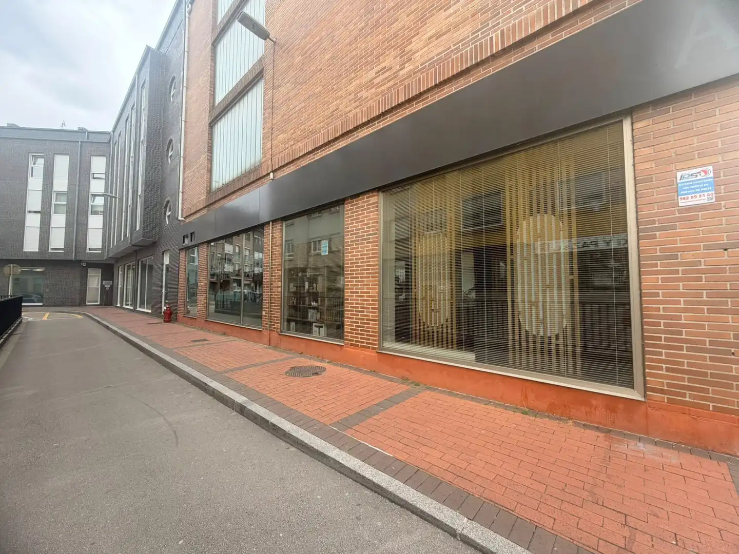 Vista exterior de Local en traspaso en Torrelavega  con Aire acondicionado, Parquet y Amueblado