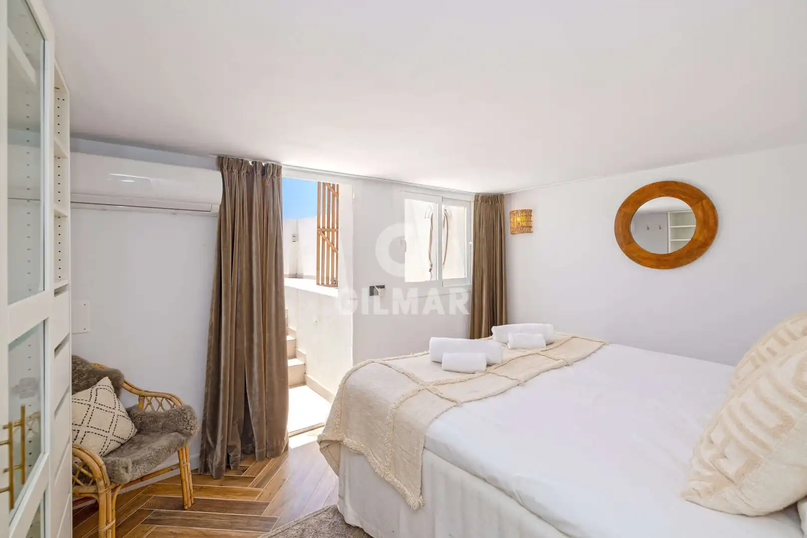 Dormitori de Casa adosada en venda en Estepona amb Jardí privat