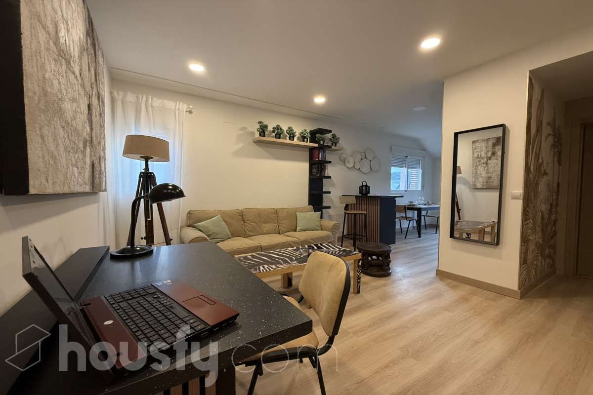 Living room of Flat to rent in Pozuelo de Alarcón  with Air Conditioner, Parquet flooring and Terrace