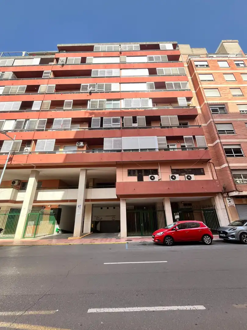 Pis amb terrassa en venda a Este