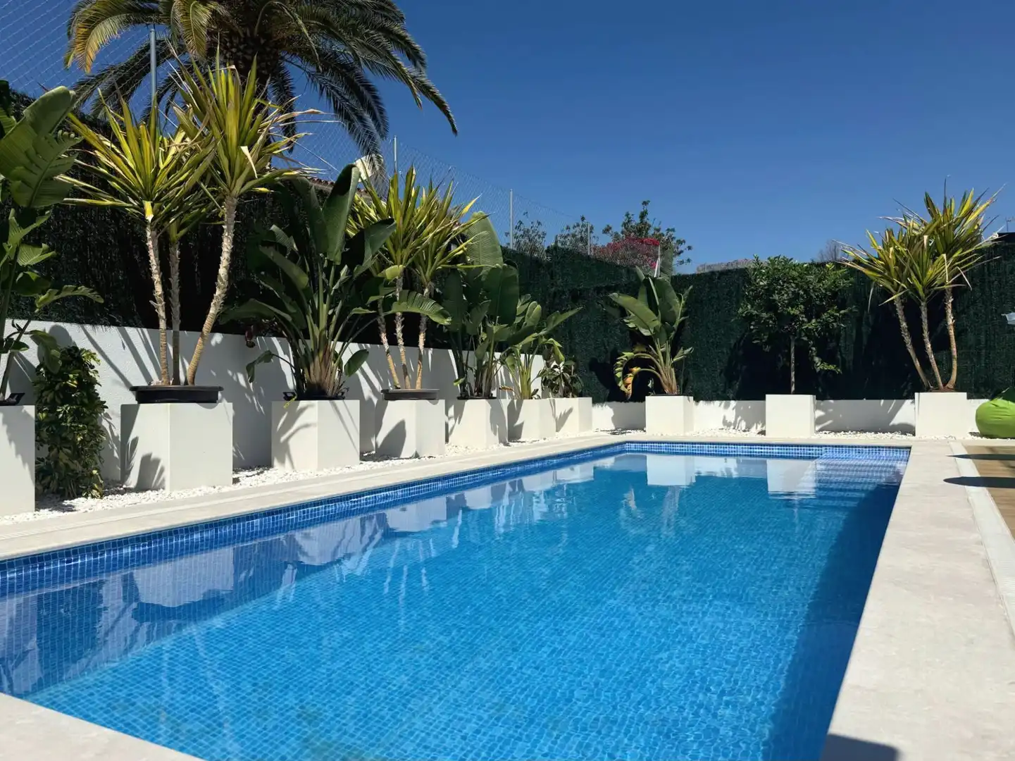 Piscina de Casa o xalet en venda en La Nucia amb Aire condicionat, Jardí privat i Terrassa