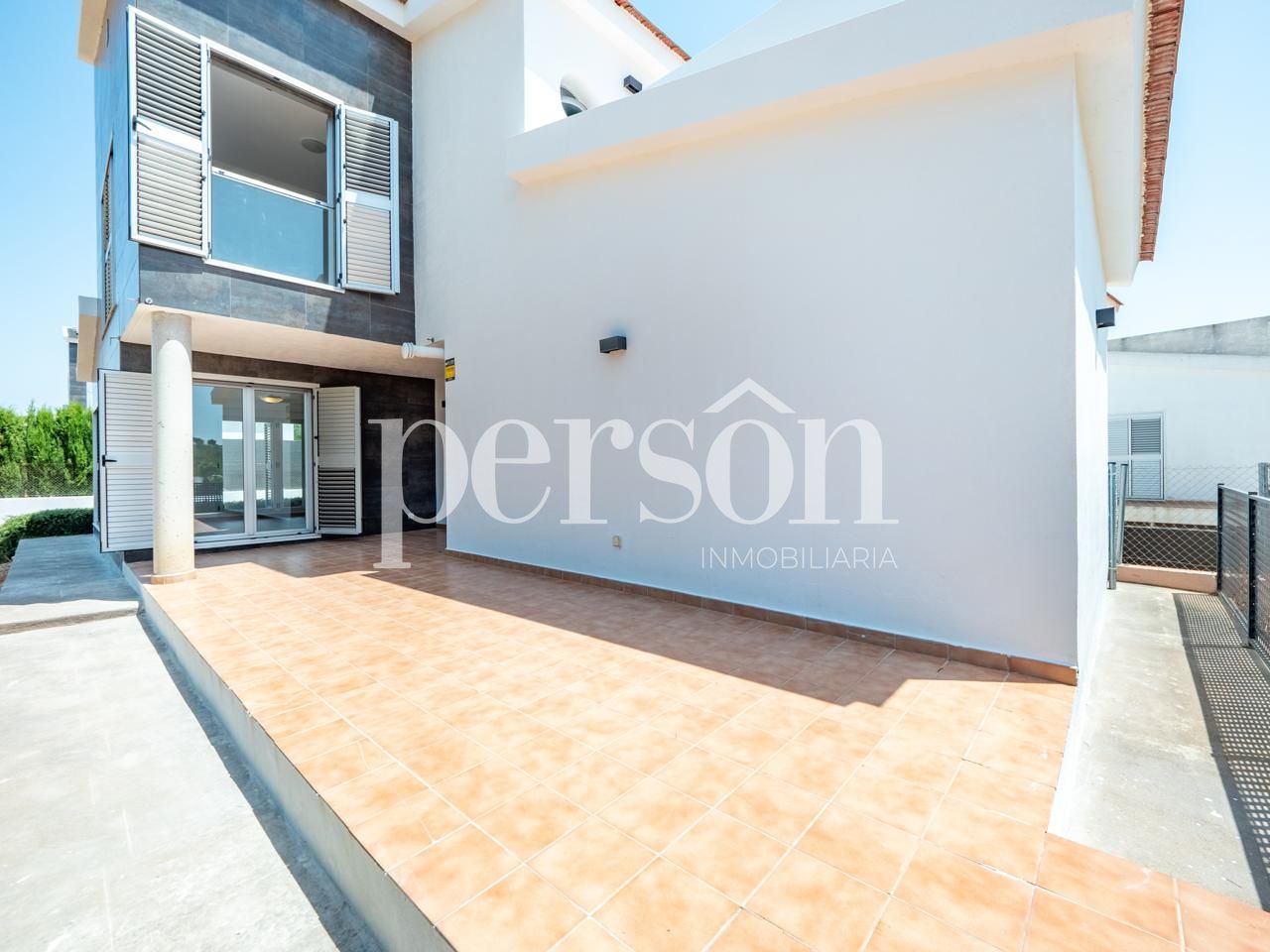 Terrace of House or chalet for sale in Chiva  with Air Conditioner, Private garden and Parquet flooring