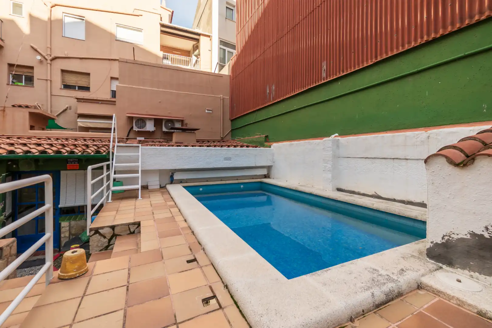 Schwimmbecken von Erdgeschoss zum Verkauf in Llançà mit Klimaanlage, Heizung und Privatgarten