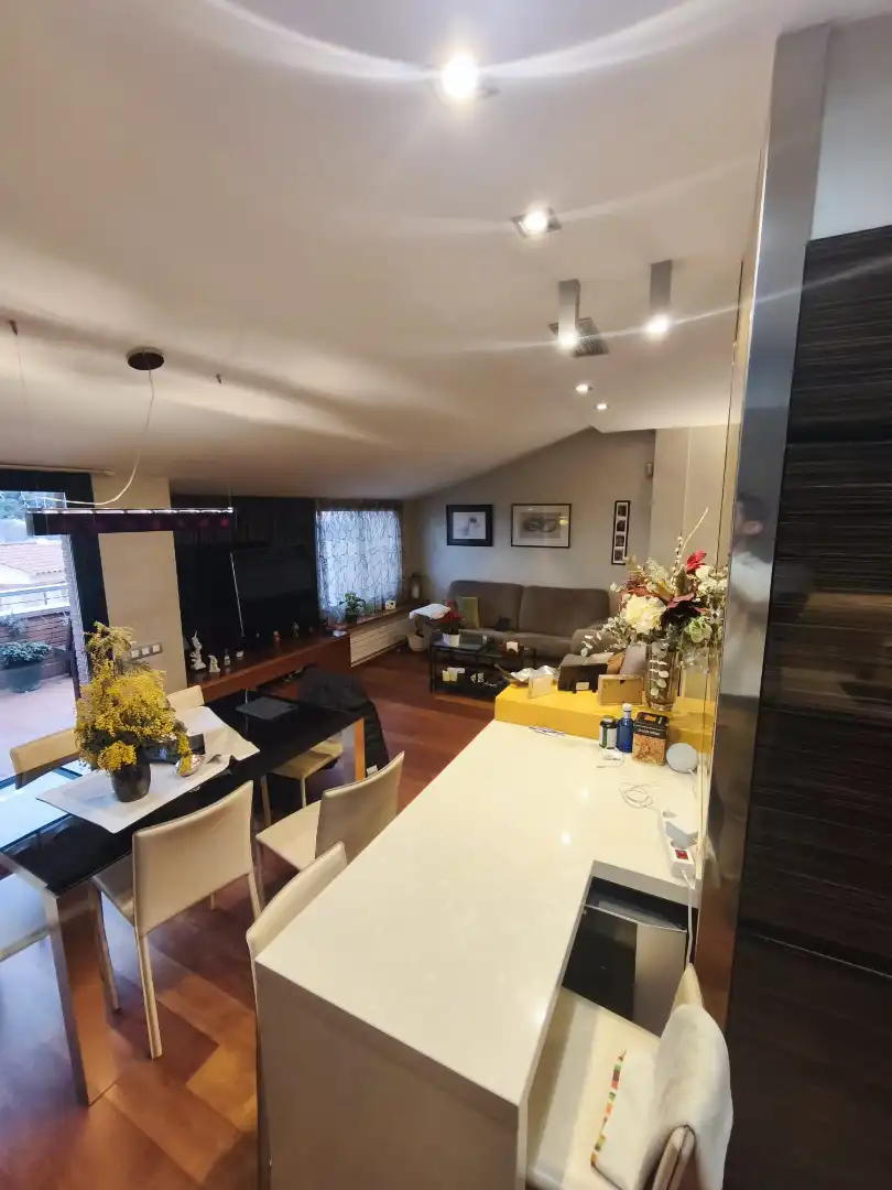 Sala de estar de Dúplex en venta en Matadepera con Terraza, Trastero y Amueblado